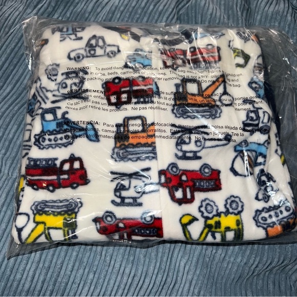 Absorba Kids' 2-pack Fleece Blanket Sleeper Trucks etc. ๐ป๐๐๐ - Picture 4 of 9